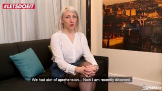 Зрелая блондинка делает качественный отсос и получает двойное удовольствие